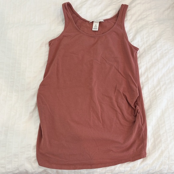 H&M and Old Navy Maternity Tank Tops (6) - Picture 9 of 14